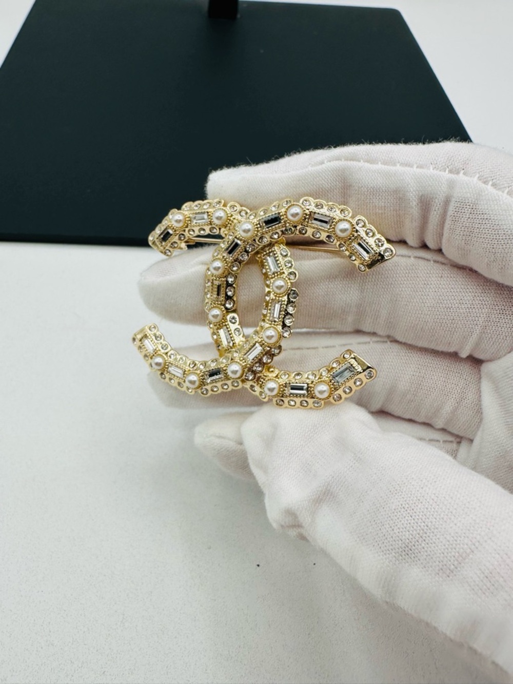 Chanel Crystal Rhinestone Brooch Vintage - Picture 4 of 12